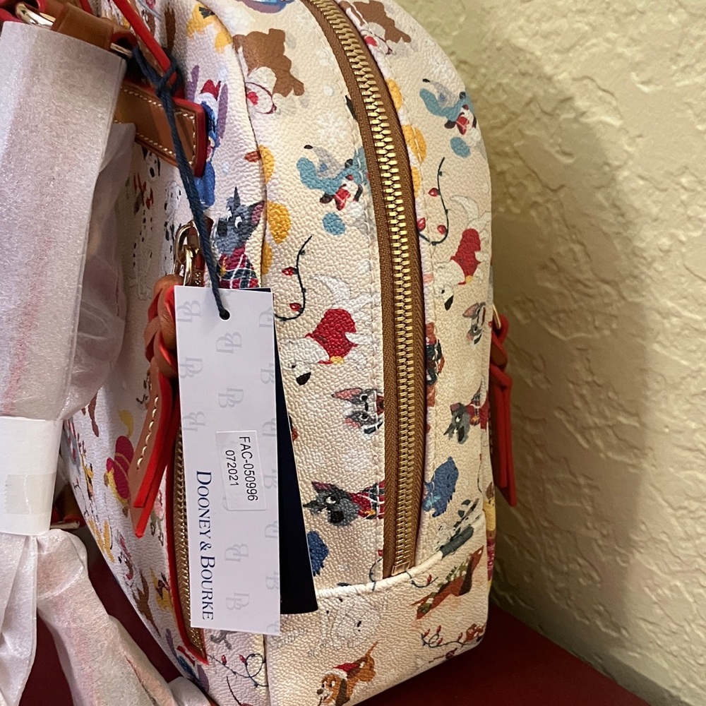 Disney Dooney & Bourke Santa Dogs Backpack style handbag - Picture 5 of 5